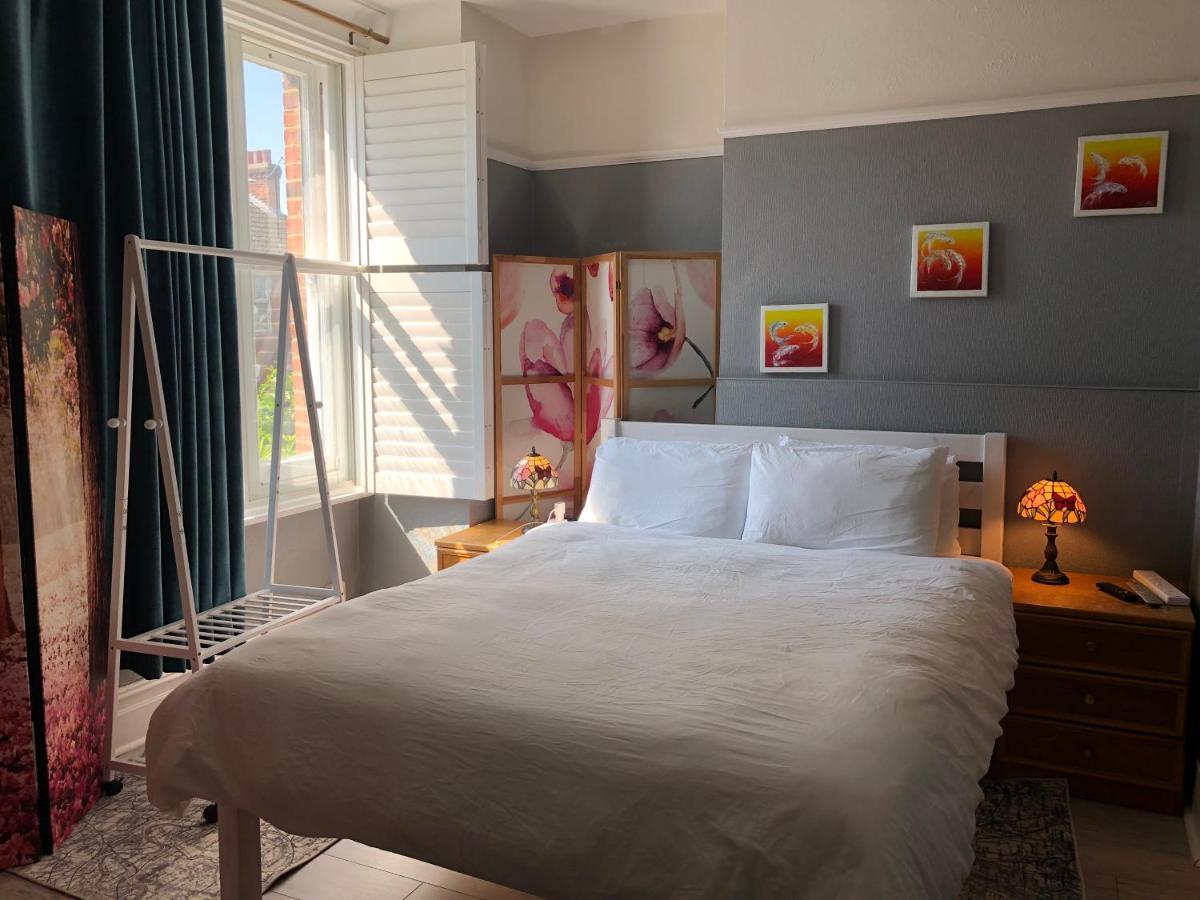 Bed and Breakfast Carena House Кэнтербари Экстерьер фото