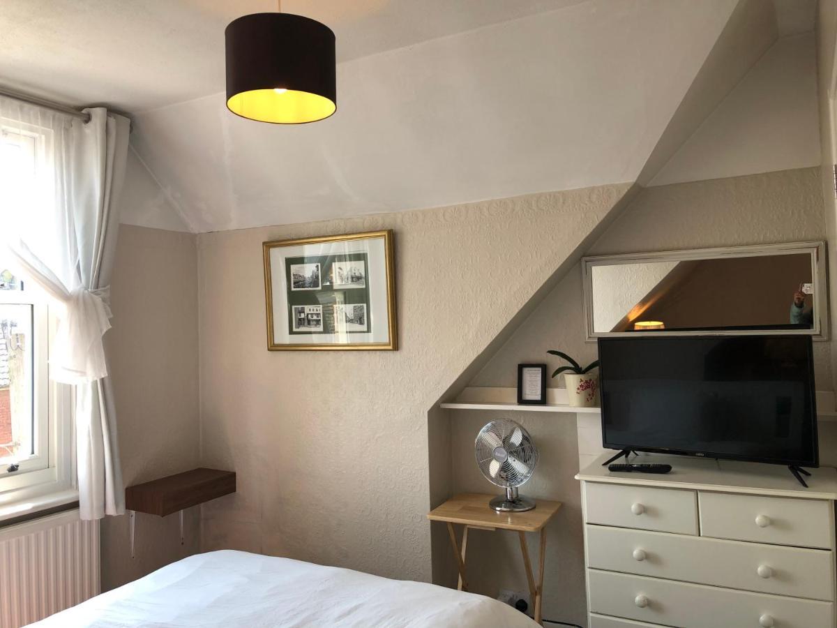 Bed and Breakfast Carena House Кэнтербари Экстерьер фото